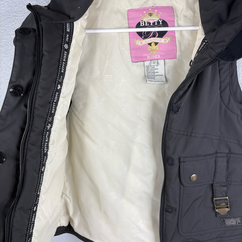 Betty Rides Cold Weather Performance Vest - Picture 7 of 14
